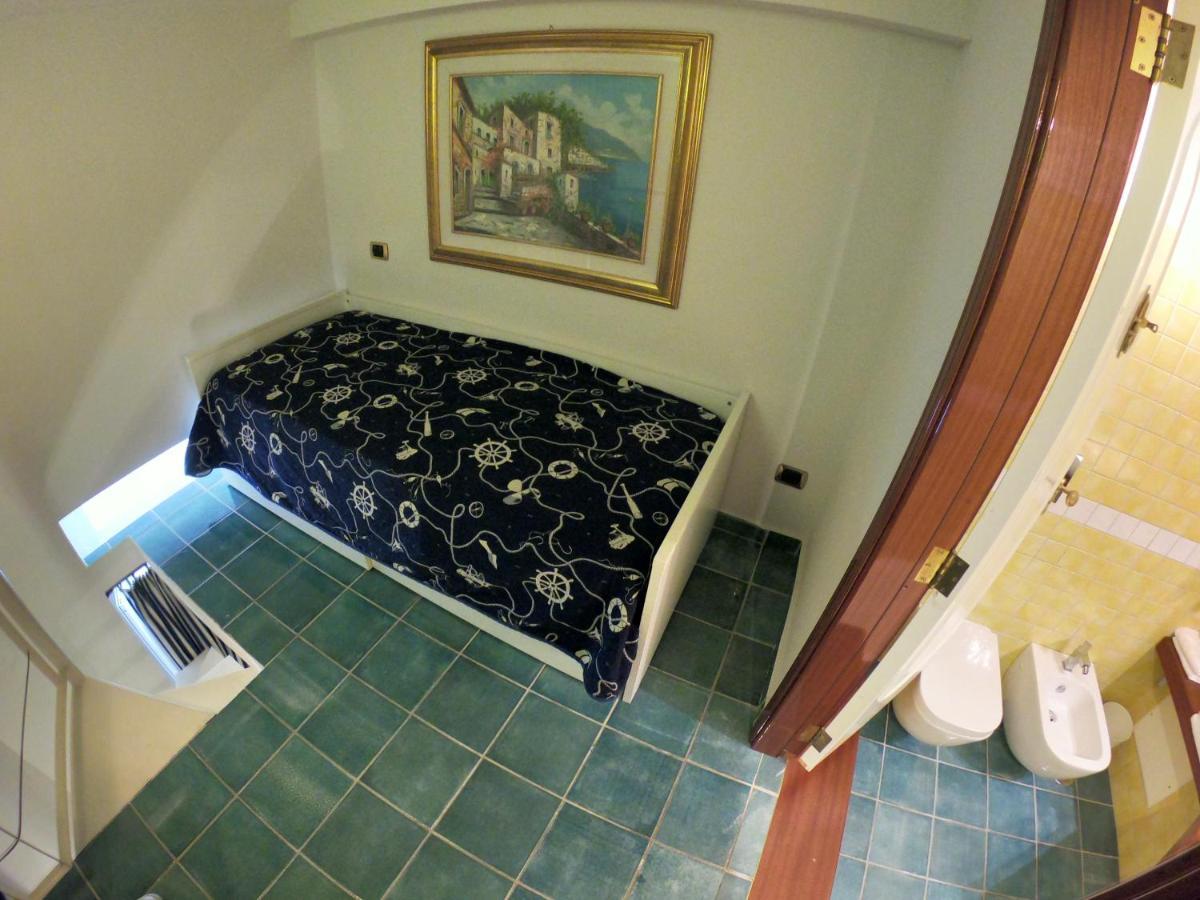 Hotel Ausonia Napoli Eksteriør bilde